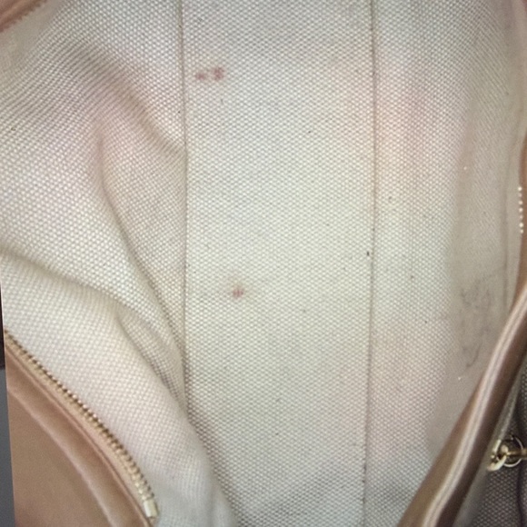 Chanel Quilted Leather Shoulder Bag - Picture 5 of 15